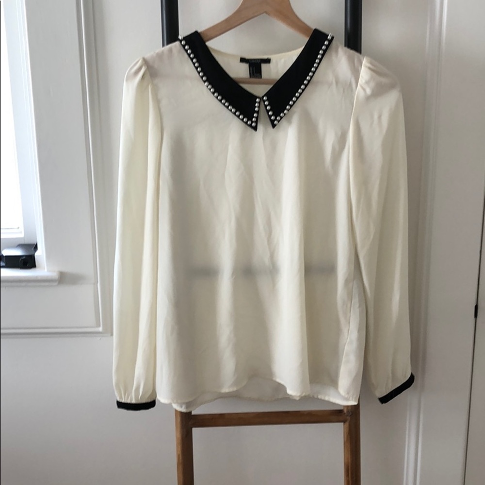 Collared blouse with pearl detail